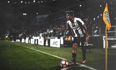 开云体育在线-赛道上的绿茵决战，F1加拿大站如何正面击溃AC米兰，锁定年度争冠焦点