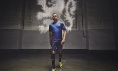 开云体育APP下载-橙色闪电与黑色旋风，一场战术板上的人性对决—德布劳内的核爆与尼日利亚的结构性碾压