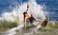 开云体育下载-麦科勒姆化身战神！狂飙42分导演青岛队碾压式胜利