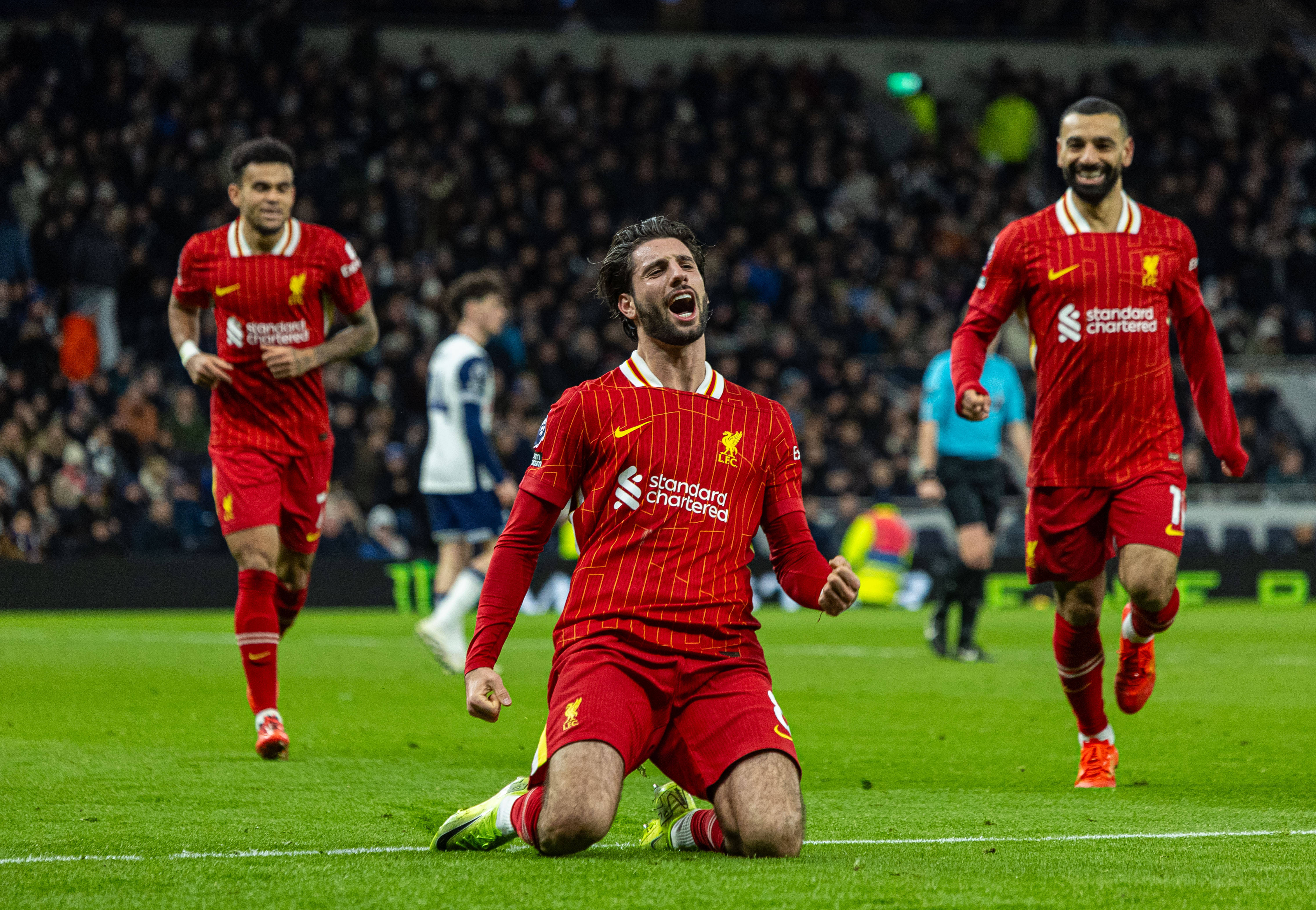 利物浦球星梅开二度,助球队胜出 利物浦球星梅开二度,助球队胜出