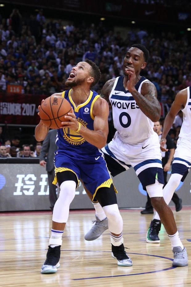 瘦狼队外线火力全开，球队强势升级