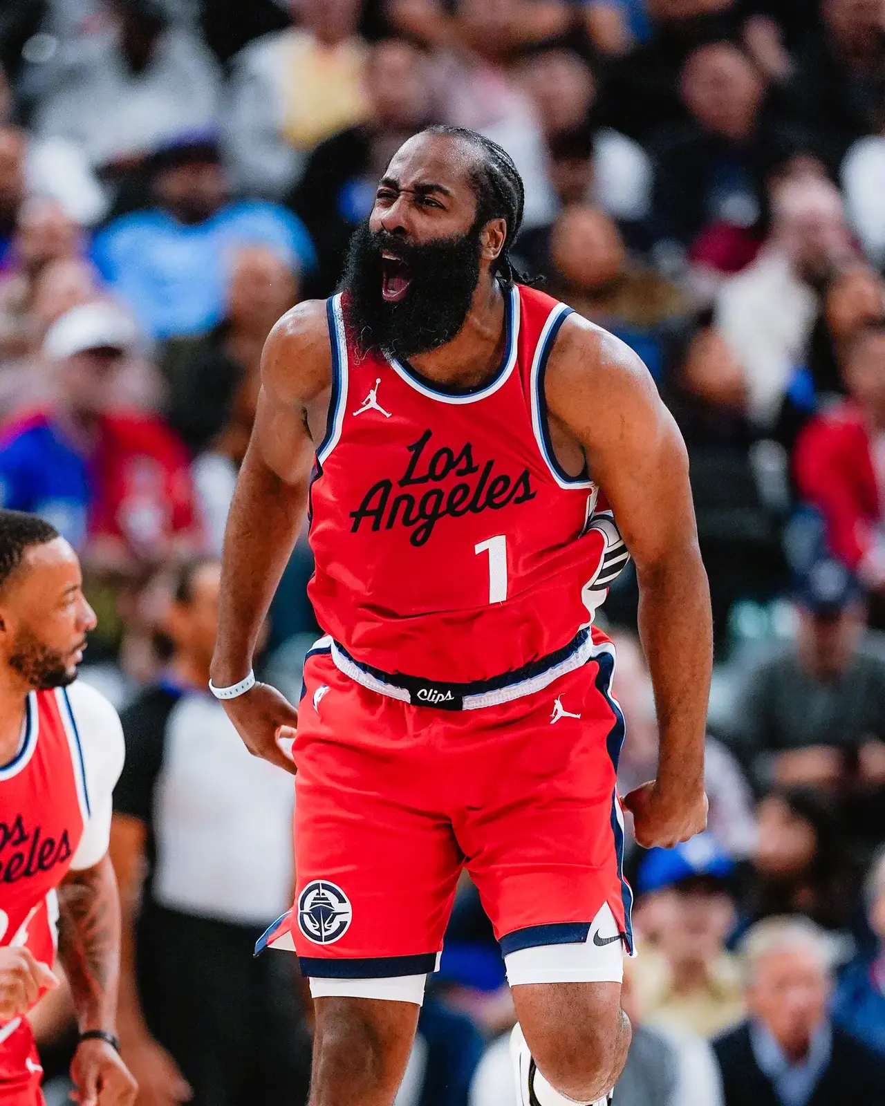 快船大胜马刺,莱昂纳德砍下40分 快船大胜马刺,莱昂纳德砍下40分