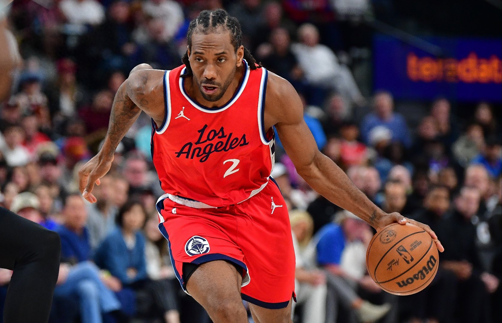 快船大胜马刺,莱昂纳德砍下40分 快船大胜马刺,莱昂纳德砍下40分