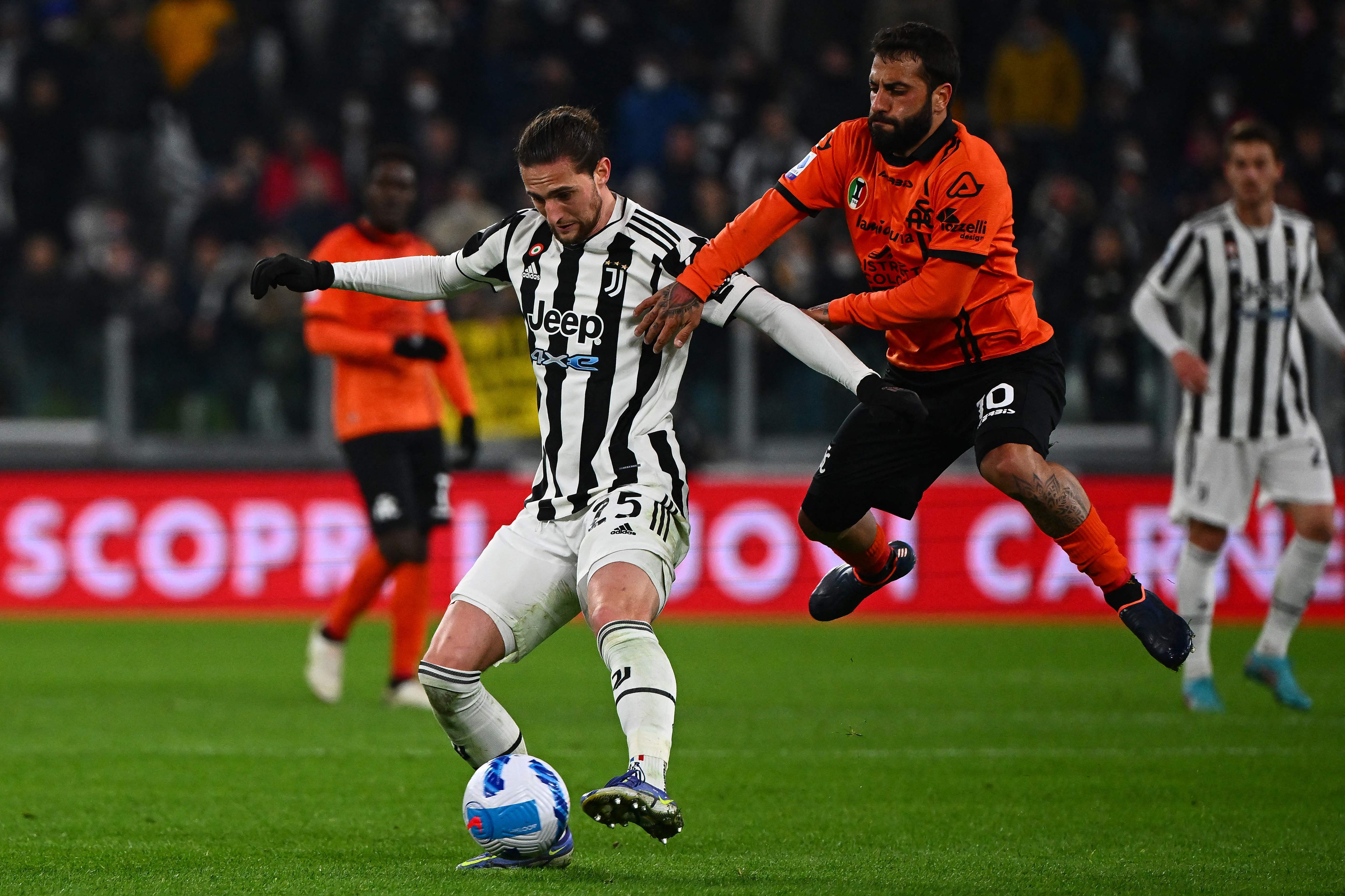 意甲球员恢复训练状态，备战新赛季