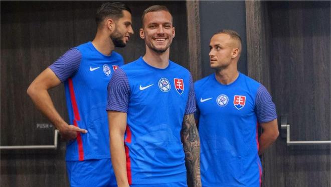 爱尔兰主场大胜乌克兰，稳固欧锦赛晋级席位的简单介绍