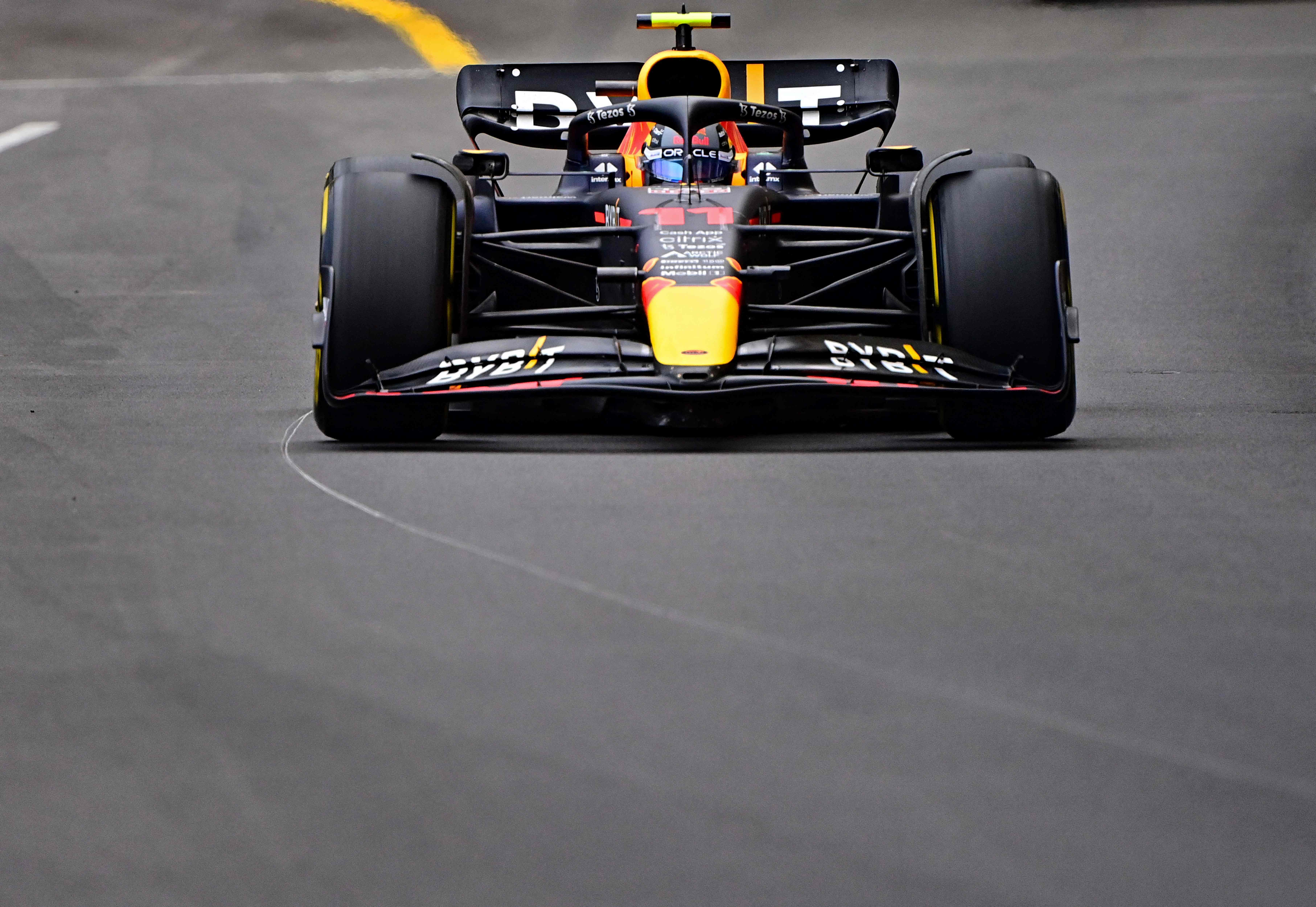 包含阿斯顿马丁碾压红牛车队,佩雷兹点燃赛场的词条 包含阿斯顿马丁碾压红牛车队,佩雷兹点燃赛场的词条