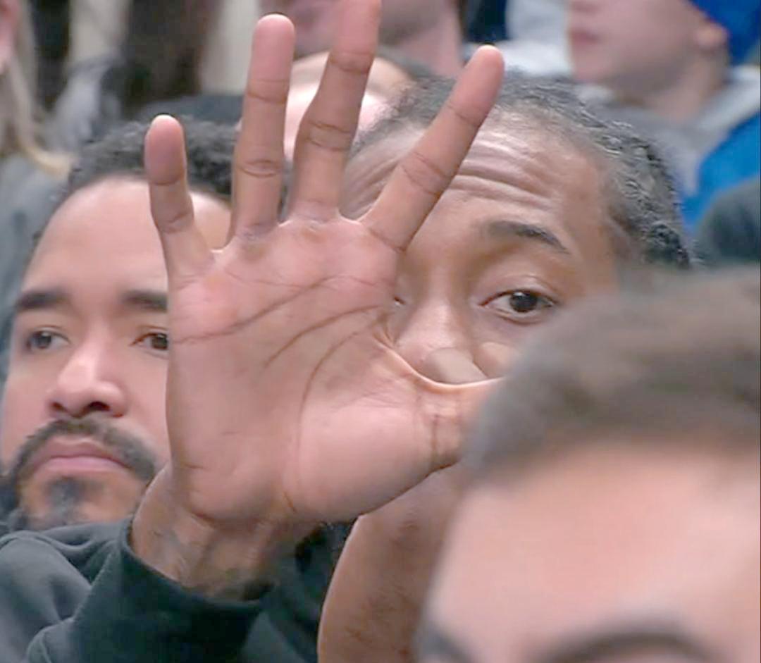 新疆队碾压太阳,伦纳德点燃赛场的简单介绍 新疆队碾压太阳,伦纳德点燃赛场的简单介绍