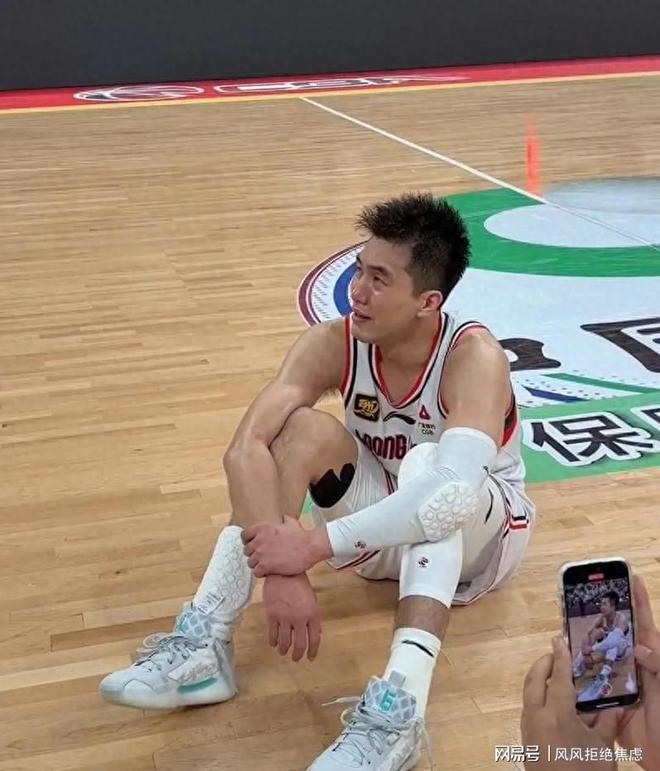 关于上海队碾压骑士，郭艾伦状态火热的信息