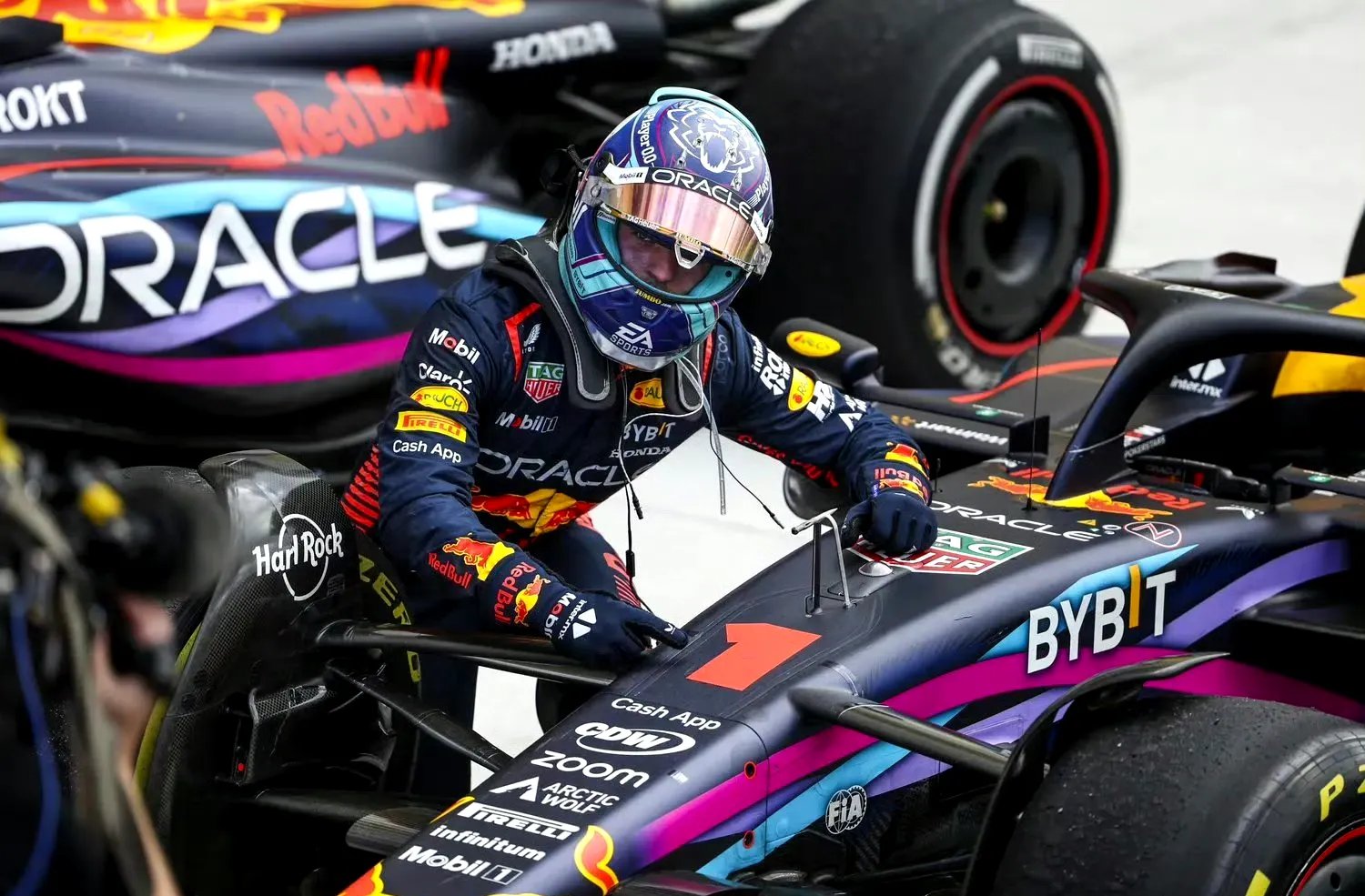 包含迈凯伦轻取威廉姆斯，维斯塔潘统治全场的词条