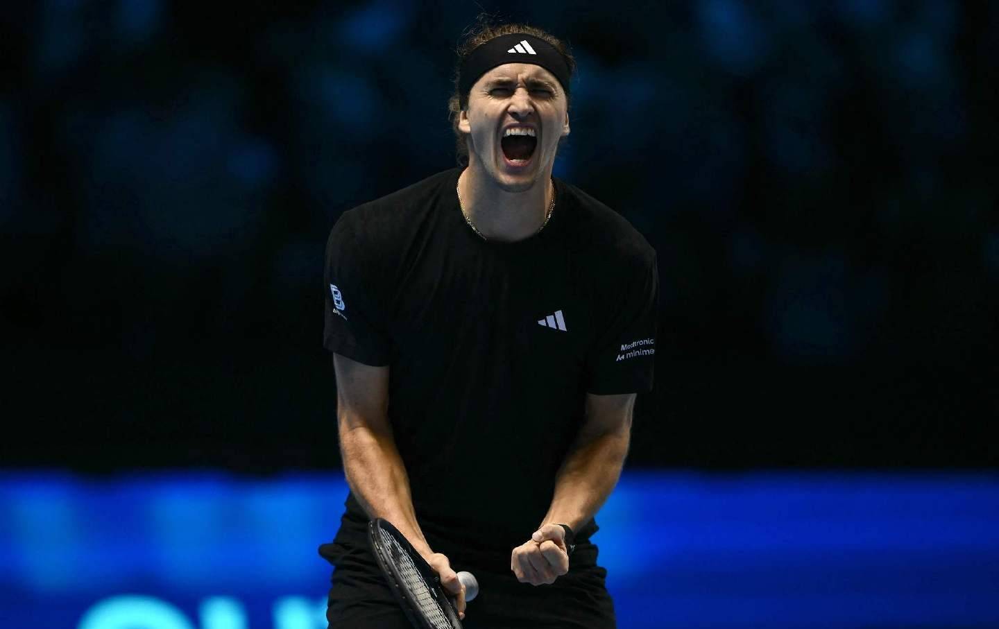 包含联合杯完胜温网，兹维列夫惊艳四座的词条