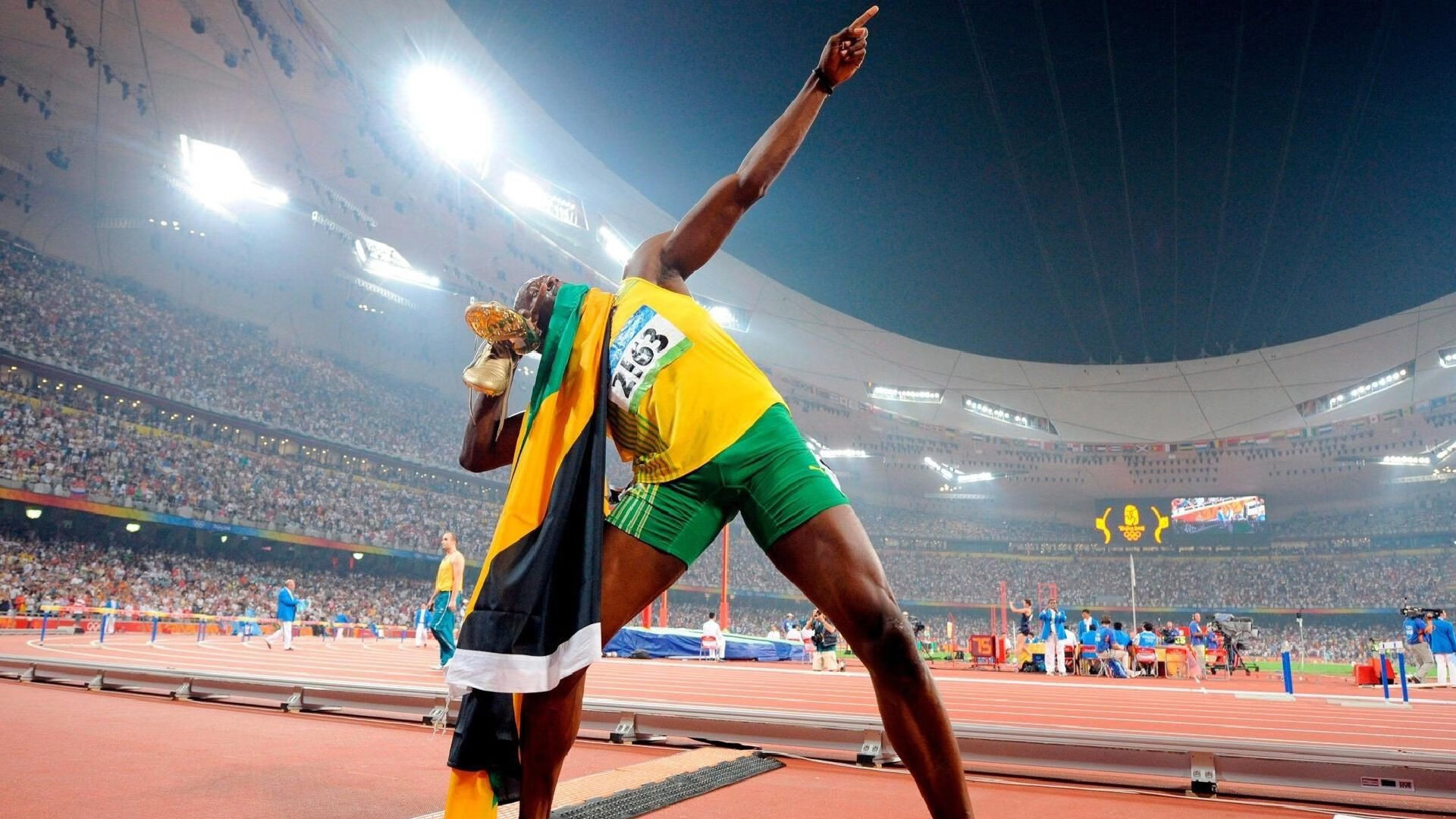 今夜唯一的王，阿圭罗天神下凡，巴萨完美风暴碾碎莱比锡红牛